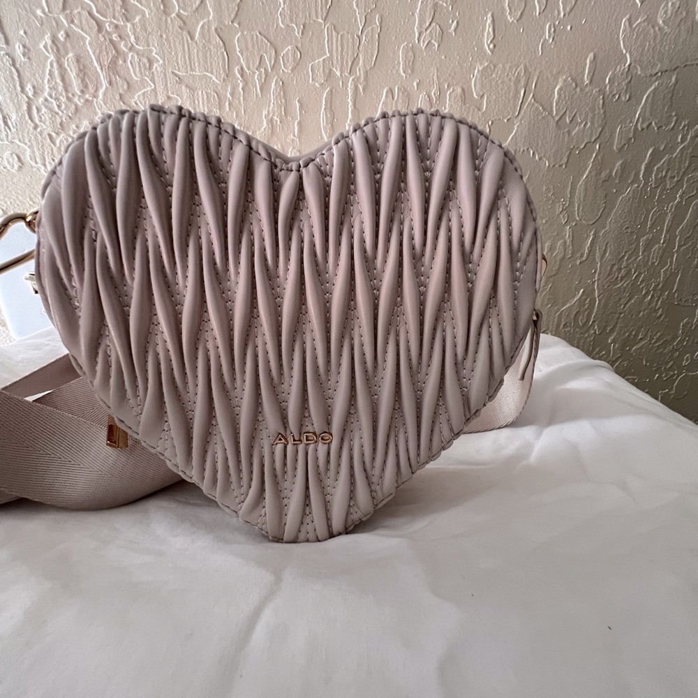 Aldo heart purse